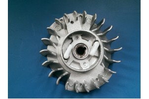 Маховик, магнето з пластиковими собачками бензопила 4500/5200/5800 Китай